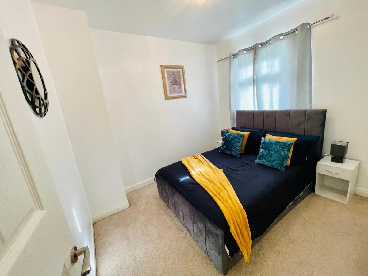 Cheerful -2 Bedroom Holiday Home Kingston upon Hull Esterno foto