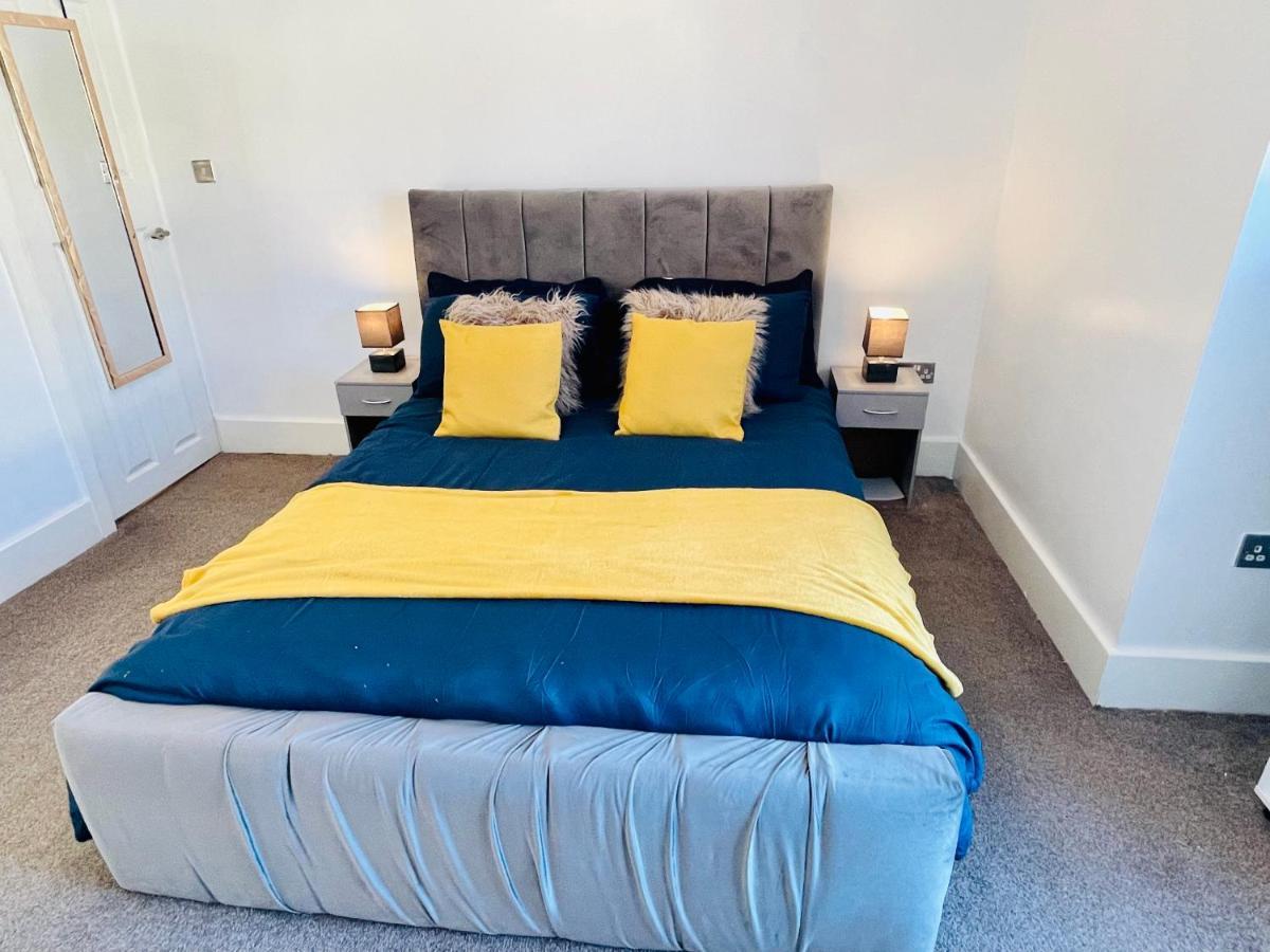 Cheerful -2 Bedroom Holiday Home Kingston upon Hull Esterno foto